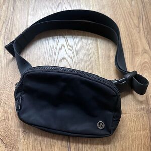 Lululemon Black Belt Bag 1L